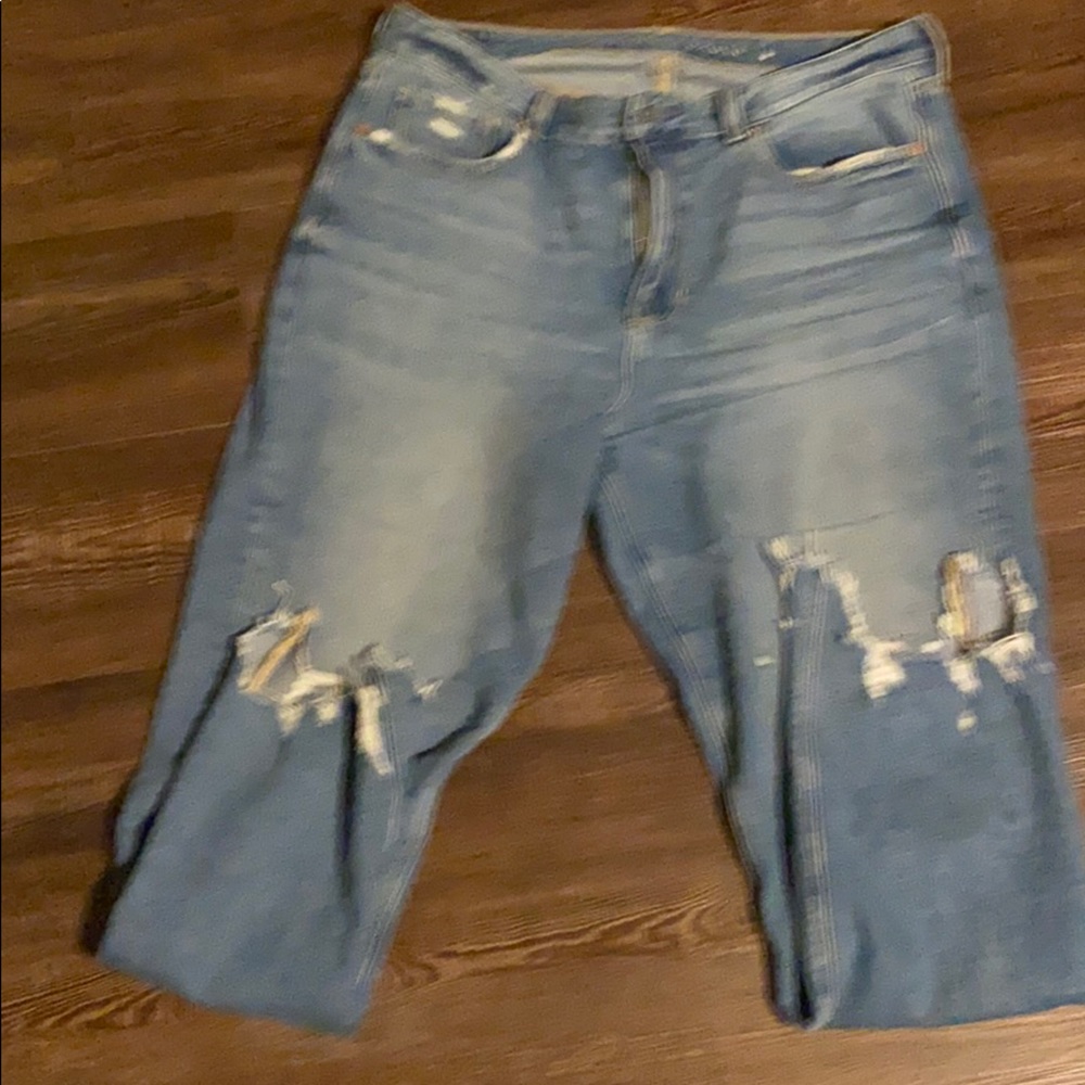 Frayed hem jeans